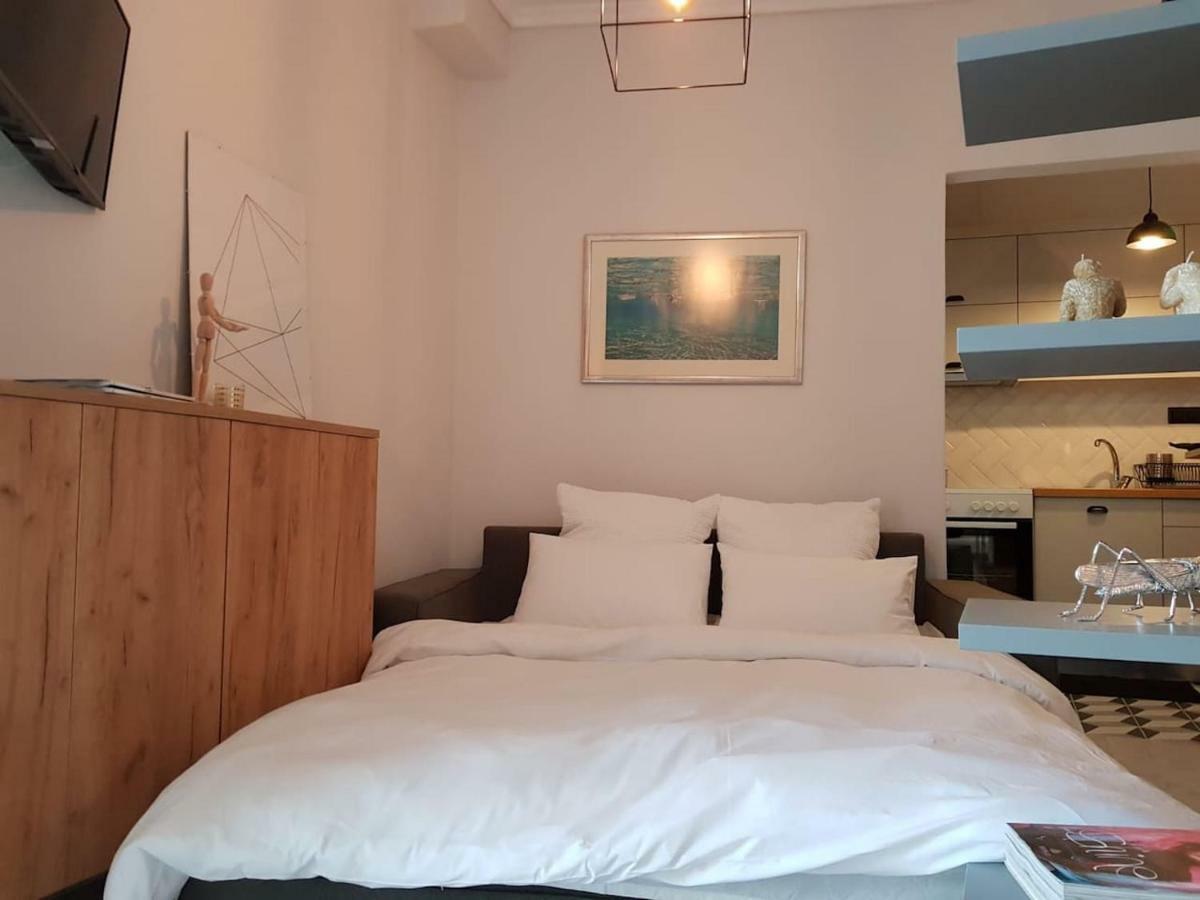 Old Town Studio Apartment Xanthi Bagian luar foto